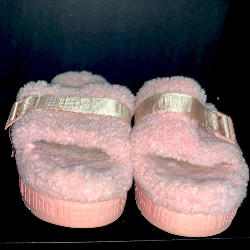 Size ten ugg slides
